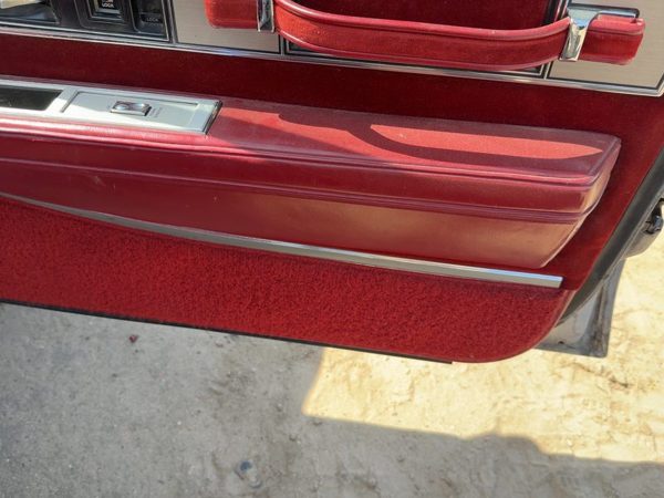 86-91 Olds 88 Passenger Right Front Door Trim Panel With Switches Red — photo 8