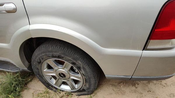 2003-2005 Lincoln Aviator Driver Left Rear Wheel Moulding Flare Oem Silver Jp — photo 1