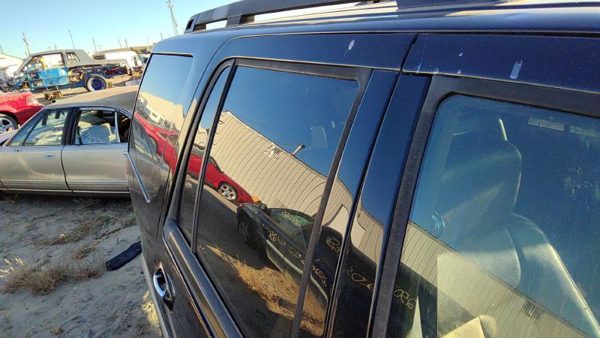 2008 Ford Expedition Rear Door RH Ua Black — photo 3