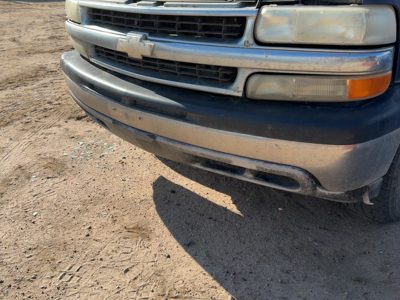 2000-2006 Chevy Suburban Front Bumper With Brackets Assembly Oem 12336026