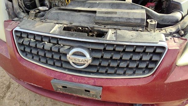 2005-2006 Nissan Altima Front Grille Assembly Oem 62070Zb000 — photo 1