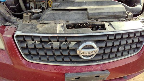 2005-2006 Nissan Altima Front Grille Assembly Oem 62070Zb000 — photo 3