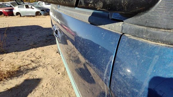 2001 Dodge Caravan Front Door RH Blue — photo 2