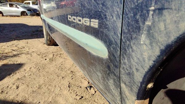 2001 Dodge Caravan Front Door RH Blue — photo 5
