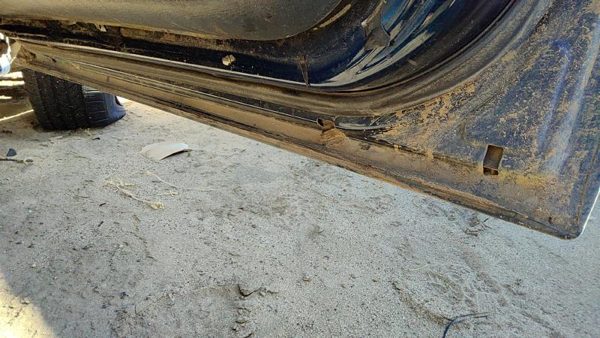 2001 Dodge Caravan Front Door RH Blue — photo 6