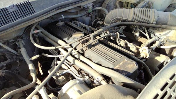 1993-1995 Jeep Grand Cherokee Valve Cover Oem 4.0L — photo 1