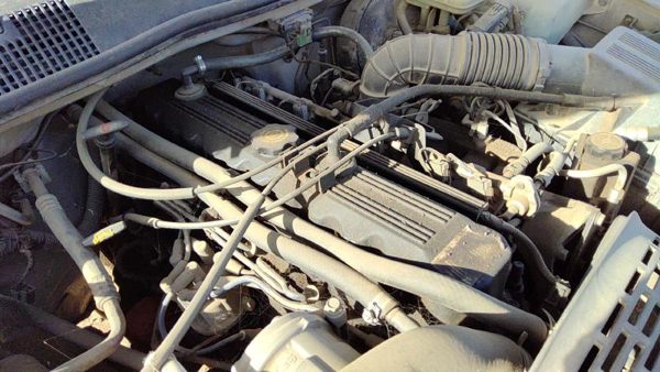 1993-1995 Jeep Grand Cherokee Valve Cover Oem 4.0L — photo 3