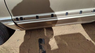 91-96 Buick Park Ave Ultra Driver Left Front Moulding From Door Trim Strip Gold