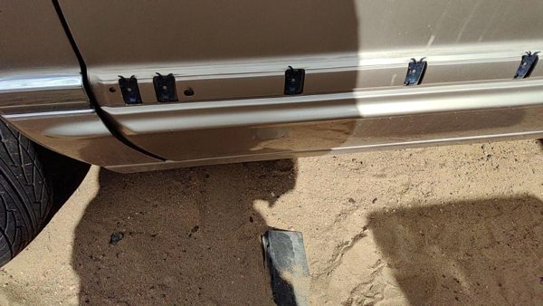 91-96 Buick Park Ave Ultra Driver Left Front Moulding From Door Trim Strip Gold — photo 3