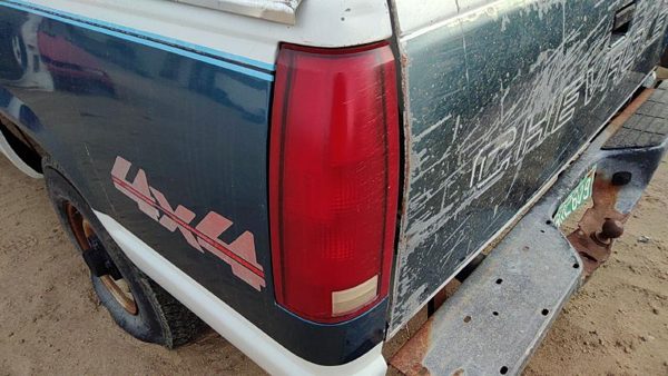 1988-1999 Chevy Silverado 1500 Driver Left Tail Light Brake Lamp Oem Rear — photo 2
