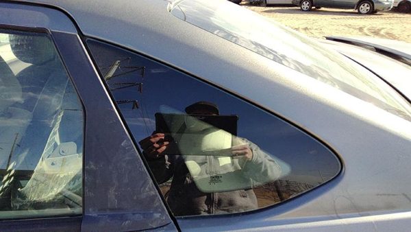 2008-2011 Ford Focus Driver Left Rear Quarter Glass Back Side Window Oem — photo 2