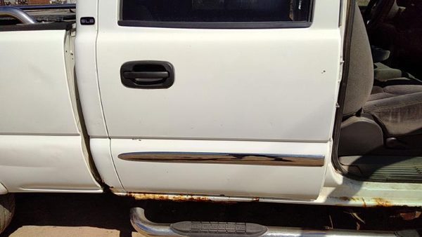 2005 GMC Sierra Rear Door RH White 50U — photo 2