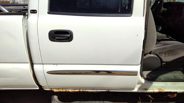2005 GMC Sierra Rear Door RH White 50U — photo 1