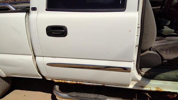 2005 GMC Sierra Rear Door RH White 50U — photo 3