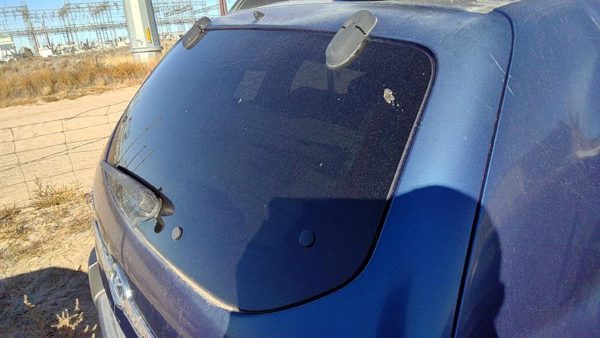 2005-2009 Hyundai Tucson Back Glass Rear Window Oem 871112E020 — photo 2
