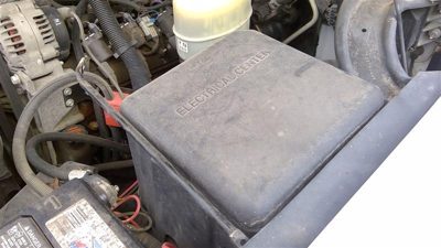 1999 Chevy Silverado 2500 Engine Fuse Box Oem Power Distribution 6.0L