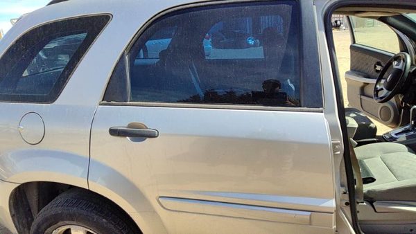 2007 Chevrolet Equinox Rear Door RH Silver 67U — photo 4