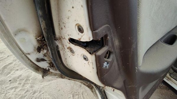 1991-1994 Infinity G20 Driver Left Rear Door Latch With Rods/Cables Oem Back — photo 3
