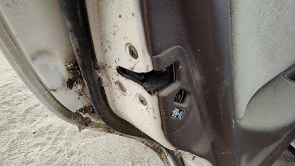 1991-1994 Infinity G20 Driver Left Rear Door Latch With Rods/Cables Oem Back — photo 2