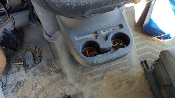 03-06 Dodge Sprinter Van 3500 Center Console Assembly Oem Cup Holder Gray Aa — photo 3