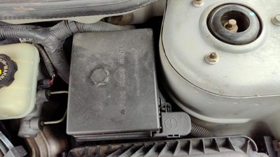 2000 Chevrolet Malibu Engine Fuse Box 3.1L