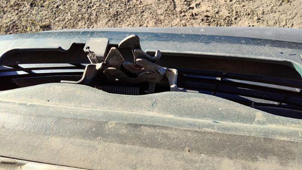 1998-2002 Honda Passport Hood Latch Assembly With Bracket Oem — photo 4