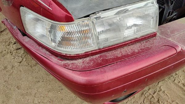 01 Cadillac Eldorado Passenger Right Trim Strip Below Headlight Crimson Red 86U — photo 1
