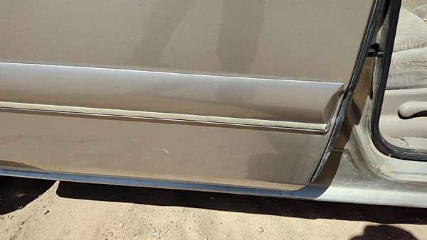 97-01 Century Passenger Right Rear Moulding From Door Back Trim Strip Gold 49U — photo 2