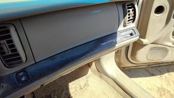 1997 Buick Park Avenue Dash Panel Tan 562 — photo 4