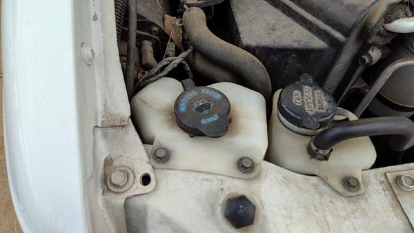 1985-1994 Gmc Safari Windshield Washer Fluid Reservoir With Pump Oem Wiper Tank — photo 2