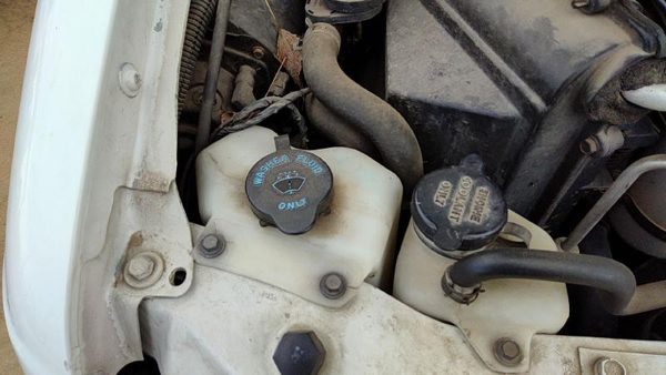 1985-1994 Gmc Safari Windshield Washer Fluid Reservoir With Pump Oem Wiper Tank — photo 3