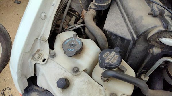 1985-1994 Gmc Safari Windshield Washer Fluid Reservoir With Pump Oem Wiper Tank — photo 4