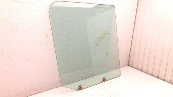 1979-1989 International S1600 S1700-S2600 Left Door Glass Side Window — photo 5