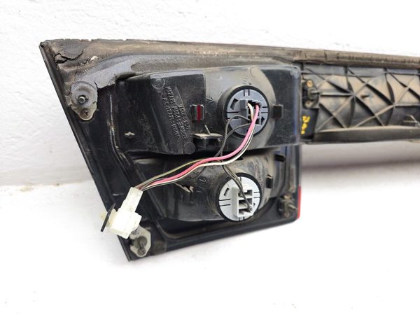 2000-2004 Subaru Legacy Center Middle Tail Light Brake Trunk Lamp Oem Rear — photo 10