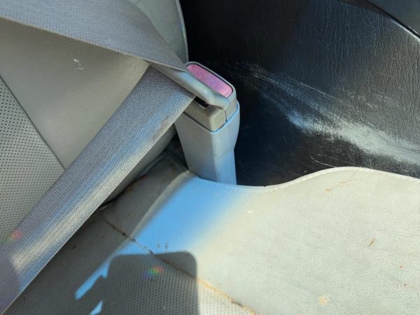 06-07 Monte Carlo Passenger Right Front Seat Belt Buckle Receiver Oem Gray 832 — photo 3