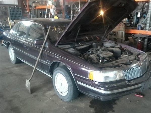1991 Lincoln Continental — vehicle photo 1