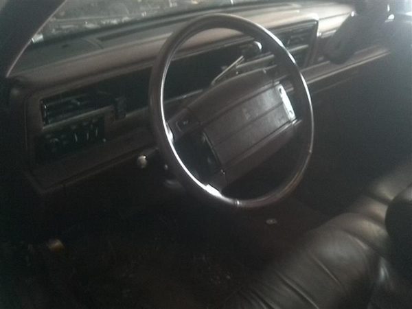 1991 Lincoln Continental — vehicle photo 5