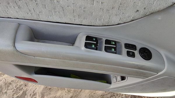 2006-2008 Hyundai Sonata Driver Left Front Power Window Master Control Switch — photo 2