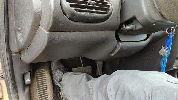 95-00 Dodge Stratus Lower Dash Under Column Knee Bolster Trim Panel Oem Agate Az — photo 3