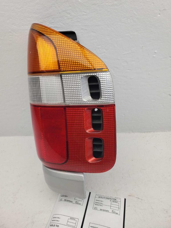 1986-1997 Nissan Hardbody Pickup Passenger Right Rear Tail Light Oem Brake Lamp — photo 4