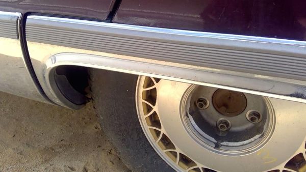1993 Cadillac Fleetwood Quarter Panel Moulding LH Maroon — photo 7