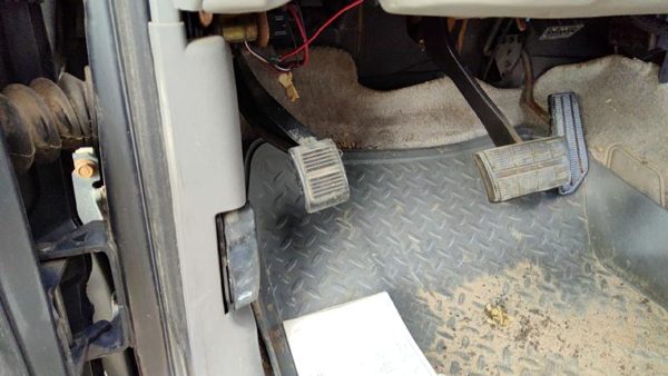 95-99 Chevy Suburban Parking Brake Pedal Assembly Oem Complete Emergency Unit — photo 2