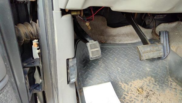 95-99 Chevy Suburban Parking Brake Pedal Assembly Oem Complete Emergency Unit — photo 5