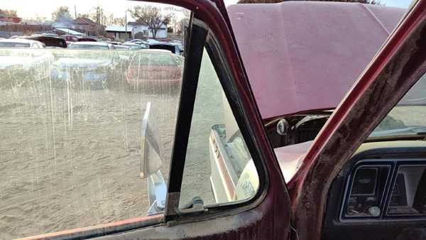 1975-1979 Ford F150 Driver Left Front Vent Window Small Door Glass With Frame — photo 4