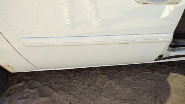 01-07 Dodge Caravan Passenger Right Rear Moulding From Door Back Trim White Pw1 — photo 2