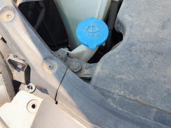 03-05 Infinity Fx45 Windshield Washer Fluid Reservoir With Pump Oem Wiper Tank — photo 4