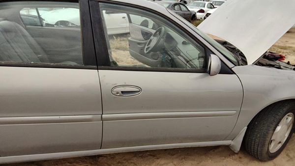 2000 Chevrolet Malibu Front Door RH 17U Silvermist — photo 1