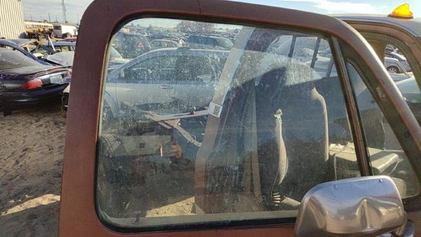 1981-1988 Chevy K30 Passenger Right Front Side Window Door Glass Oem 14022844 — photo 1