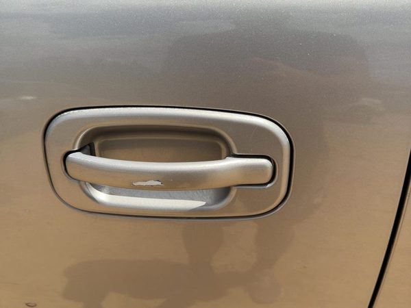 00-06 Chevy Suburban Driver Left Rear Outside Door Handle Oem Back Pewter 11U — photo 1