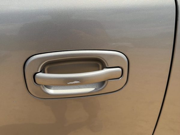 00-06 Chevy Suburban Driver Left Rear Outside Door Handle Oem Back Pewter 11U — photo 2